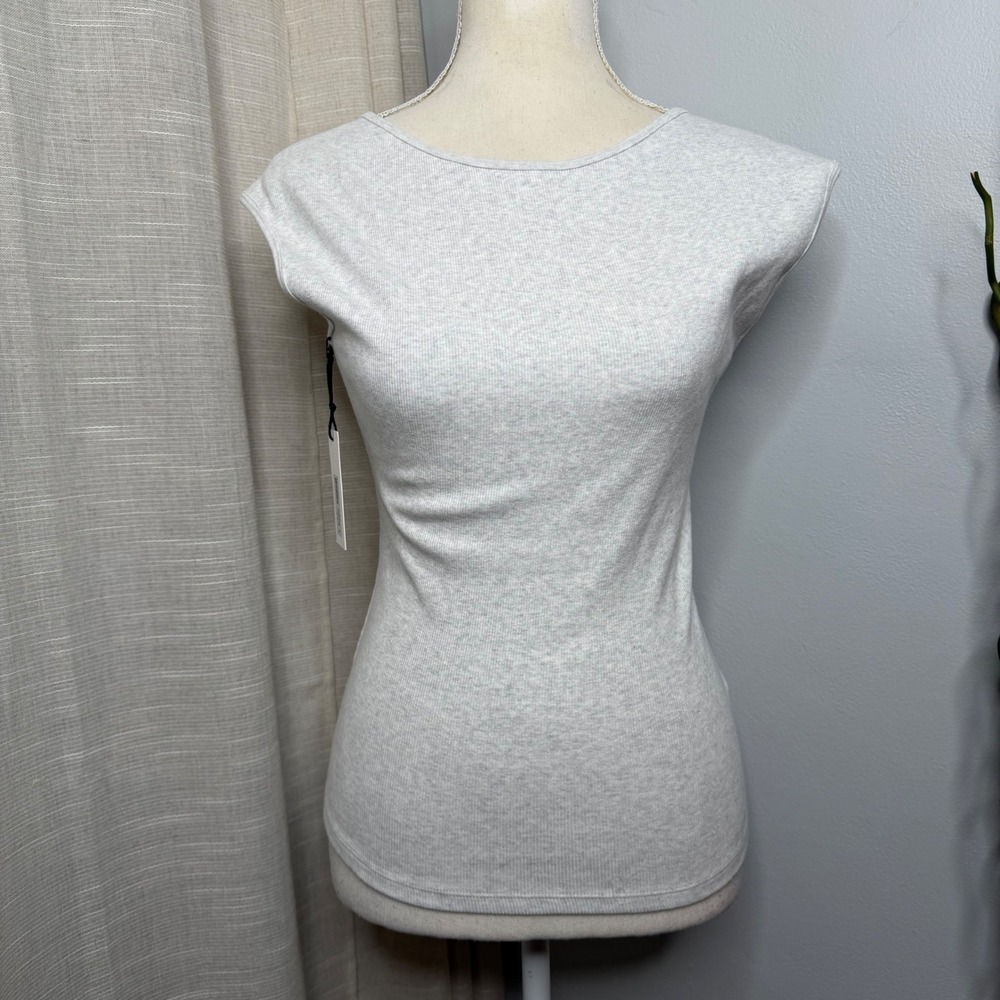 NWT TNA Aritiza Times T Shirt Heather Cloud White Ribbed Knit‎ Low Back Medium